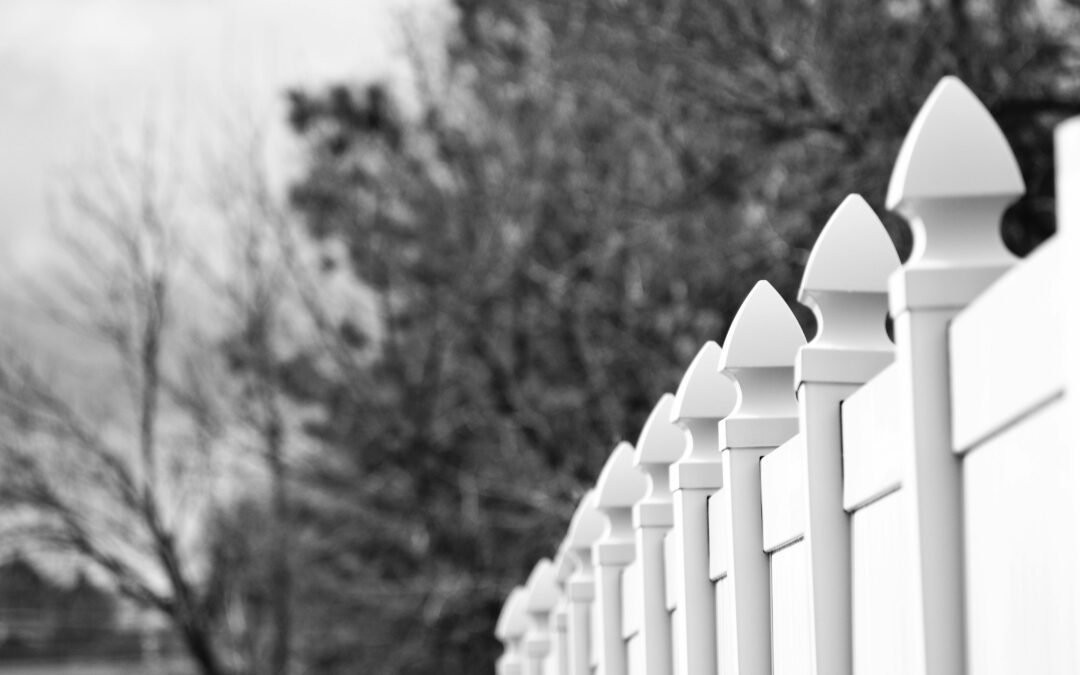 How To Customize Your Vinyl Fencing